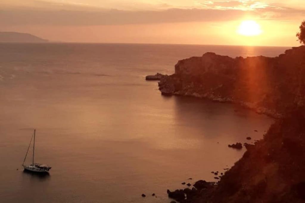 Casa Vacanze Il Nido - 4 Stelle Мілаццо Екстер'єр фото